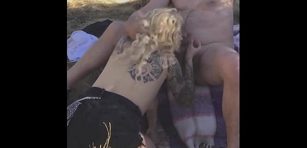  fucked young babe outdoors in park
